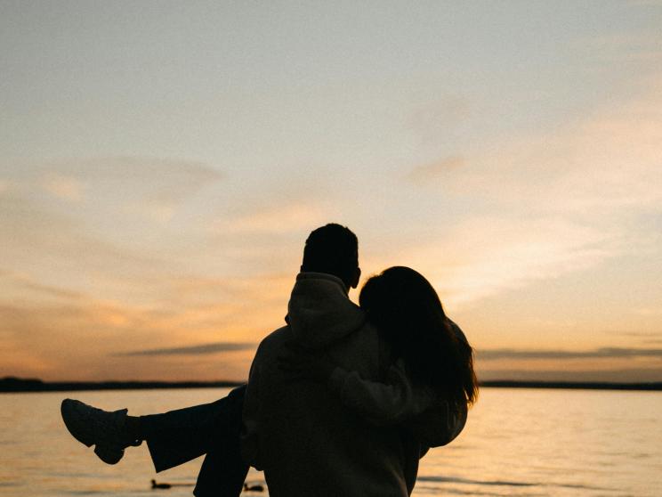 Is it love or love bombing? Spot the difference before impact             pexels-maksgelatin-5971185.jpg