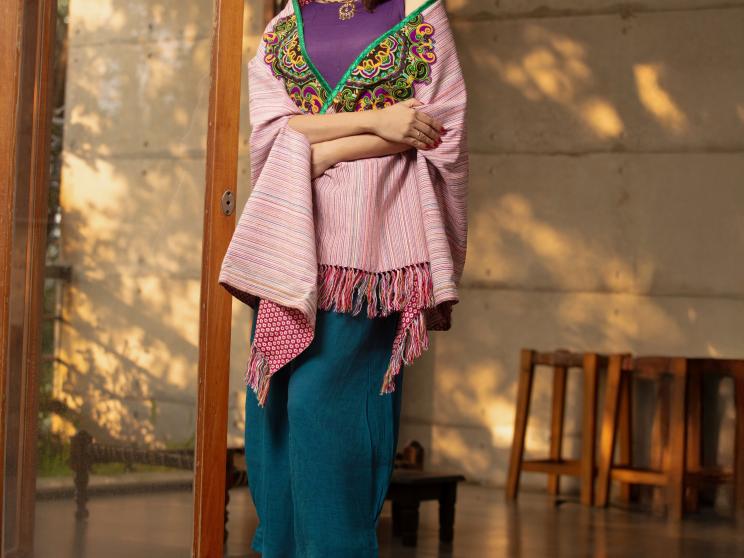 Between two stitches: Classic cuts, modern eyes