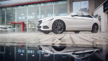 2015 Mercedes benz C250 for Shift.jpg