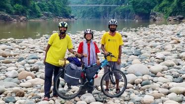 Cyclists Rafi Nur Hamid, Sanchita Barman Mim, and Mohammad Saiful Islam.jpg