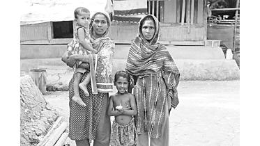 Women-Pirojpur-suffer-income-opportunities.jpg
