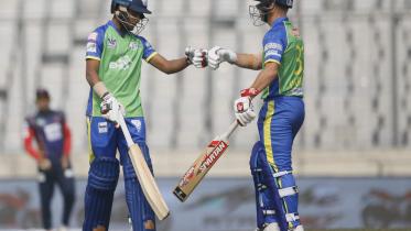 David Warner and Afif Hossain