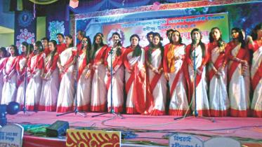 Artistes render a chorus