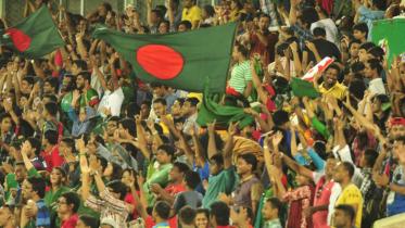bangladesh-vs-pakistan-3rd-ODI-fan-photos3.jpg