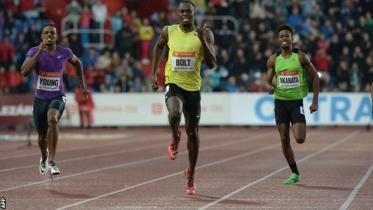 Bolt-wins-200m-pic-NS.jpg