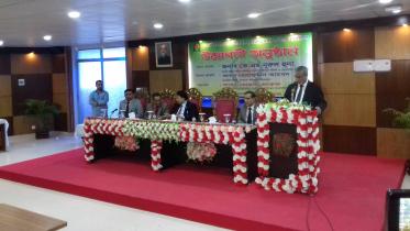 Chief Election Commissioner KM Nurul Huda briefing a batch of EC officials