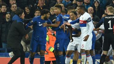 Everton-Lyon _clash.jpg