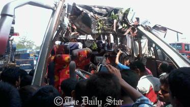 Faridpur-road-crash.jpg
