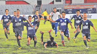 feni football team.jpg