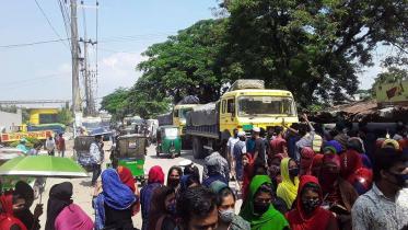 workers demo for salary