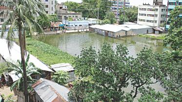 Illegal structures on Hajar Dighi