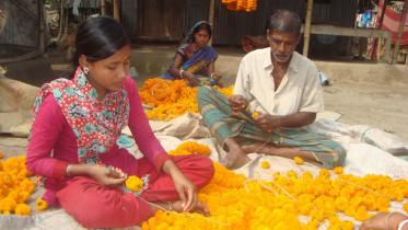 Jhenidah flower traders.jpg
