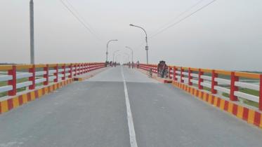 Mohananda River bridge.jpg