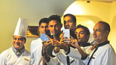 mustafiz with sonagon stuffs.jpg