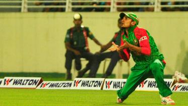 Nasir Hossain catch