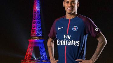Neymar_Eiffel.jpg