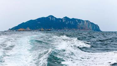 Okinoshima-jp-site-wb.jpg