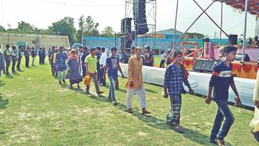 outlaws surrender.jpg