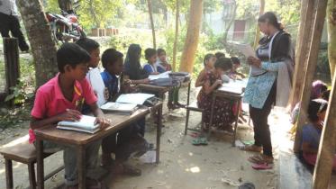 Quake-damaged school.jpg