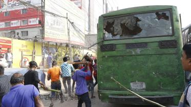 Ready-made Garment workers block Dhaka-Tangail highway