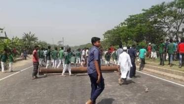 schoolgirls killed in Cumilla road accident