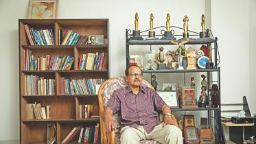 Veteran Singer Syed Abdul Hadi