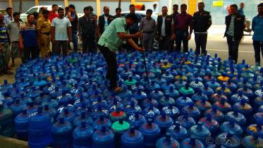 Selling untreated water in Karwan Bazar
