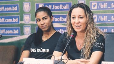 women gold cup 1.jpg