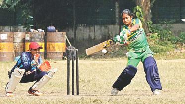 womens cricket league.jpg