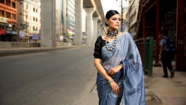 sari on street Outfit repeating is fashionably trending