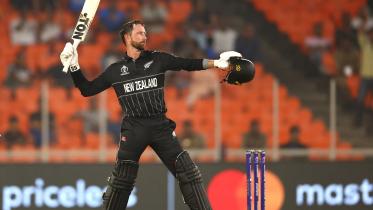 Conway hits first century of World Cup