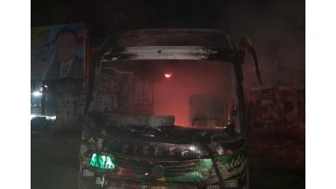 Bus torched in Jatrabari