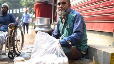 Meet Mohammad Ali: Bringing Kushtia’s shon papri and tiler khaja to Dhaka’s streets