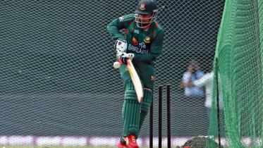 shakib_at_nets.jpg