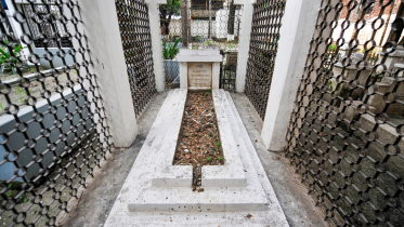 the_daily_star_nawab_ahsanullah_grave_old_dhaka_f.png