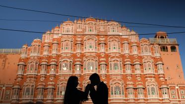 Butterflies or blindness? Decoding love at first sight        pexels-weddingphotography-10348391.jpg