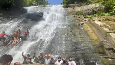 khoiyachara_waterfalls_ds.jpg