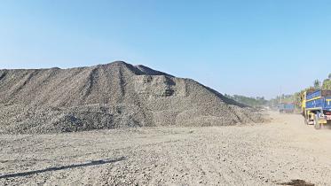 10-lakh-tonnes-of-unsold-stockpiles.jpg