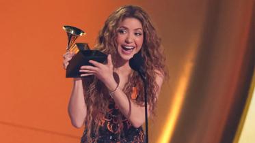shakira_wins_grammy_2.jpg