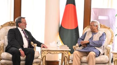 Chief Adviser Yunus meets US Senator Gary Peters