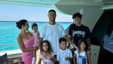 cristiano_ronaldo_family_yacht.jpg