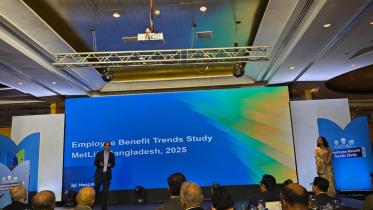 private employees struggling with money issues