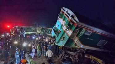 sonar bangla express crashes into freight train