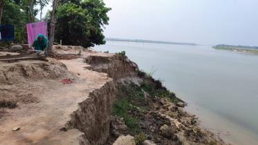 Unseasonal Erosion by Madhumati River Leaves Riverbank Communities in Crisis_4cb2.jpg