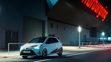 toyota-yaris_grmn-2018-1600-02.jpg