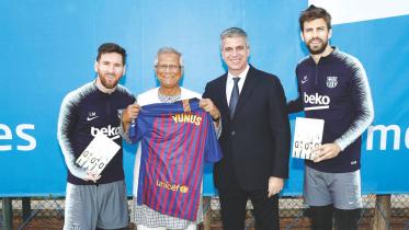 Muhammad Yunus meets Lionel Messi