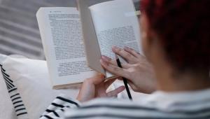 Medium is the Message: Reading Literature on the Page 