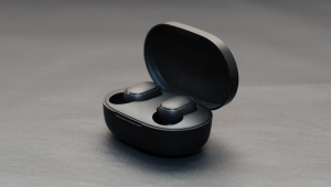 wireless earbuds