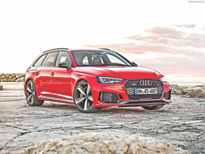 Cool wagon Audi RS4 Avant