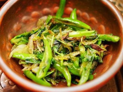 fried green chillies in onion Vegan recipes you can try